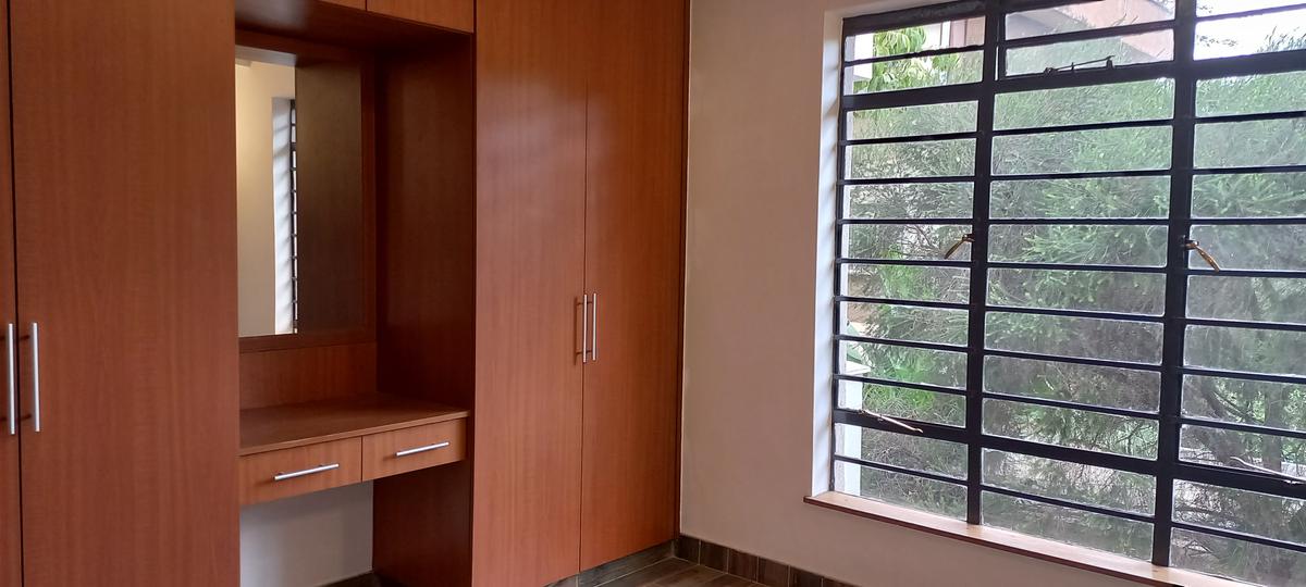 3 Bed Apartment with En Suite in Westlands Area - 9