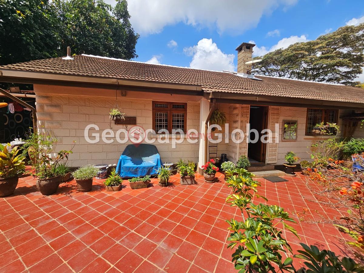 2 Bed House with En Suite in Rosslyn - 2
