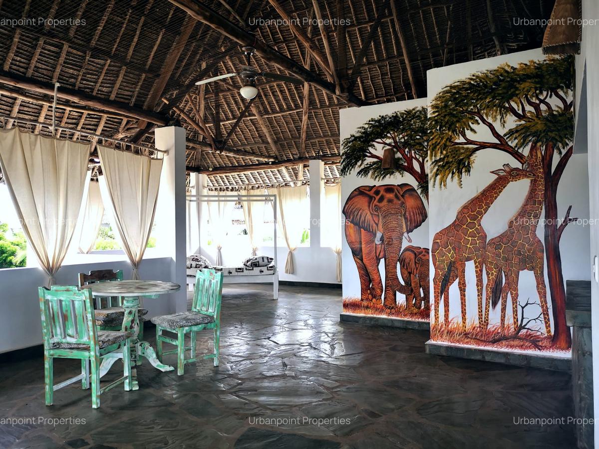 4 Bed Villa with En Suite in Watamu - 3