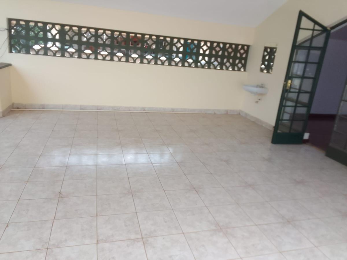 4 Bed Townhouse with En Suite in Westlands Area - 15