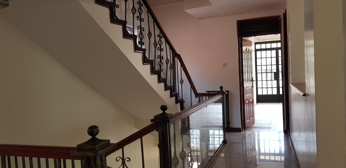 5 Bed Townhouse with En Suite at Convent Drive - 11