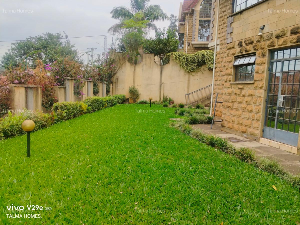 5 Bed Townhouse with En Suite at Convent Drive - 6