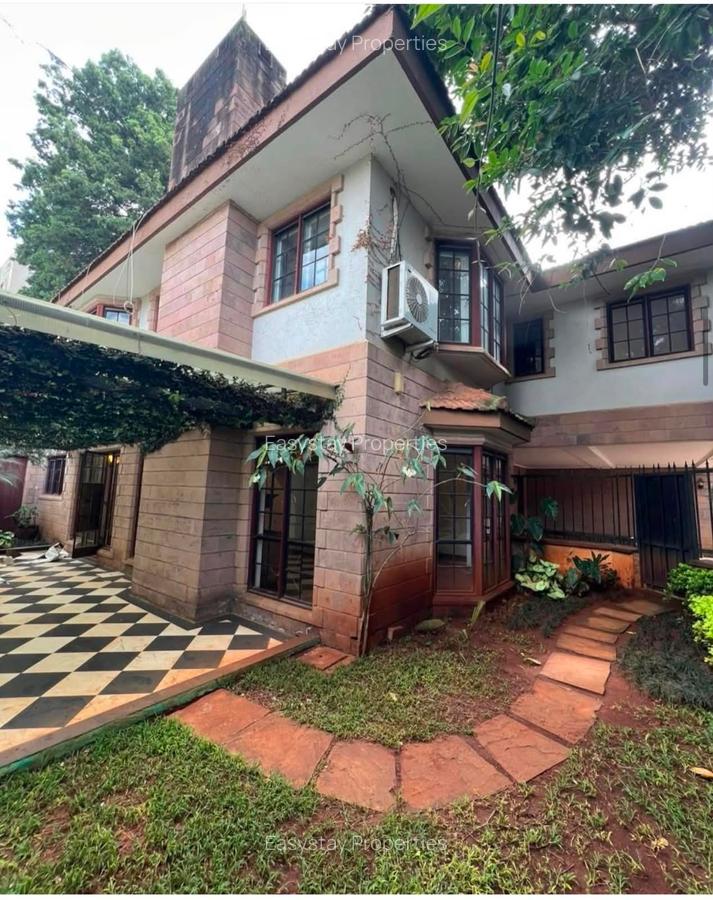 4 Bed Townhouse with En Suite in Spring Valley - 1