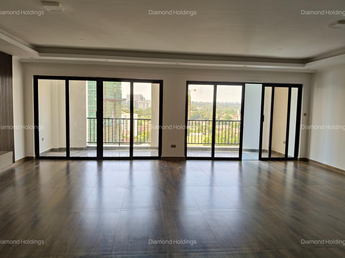 3 Bed Apartment with En Suite at Brookside - 9