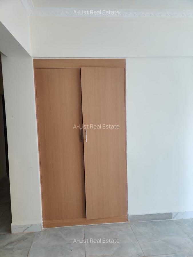 1 Bed Apartment with En Suite at Tabere Cresent - 14