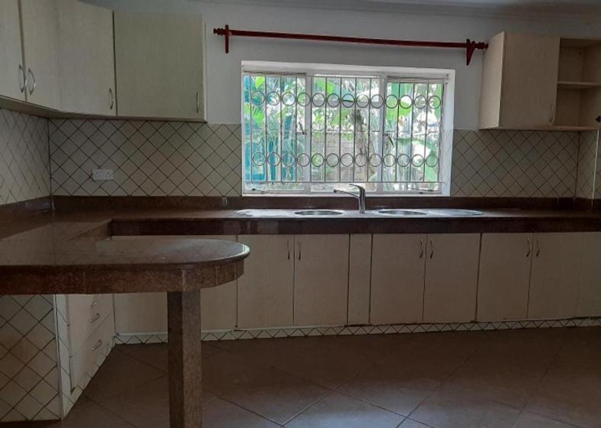 5 Bed Townhouse with En Suite at Lenana - 15