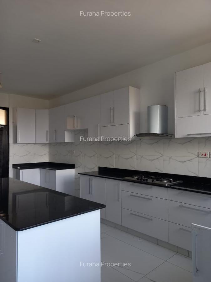 4 Bed House with En Suite in Nyali Area - 3