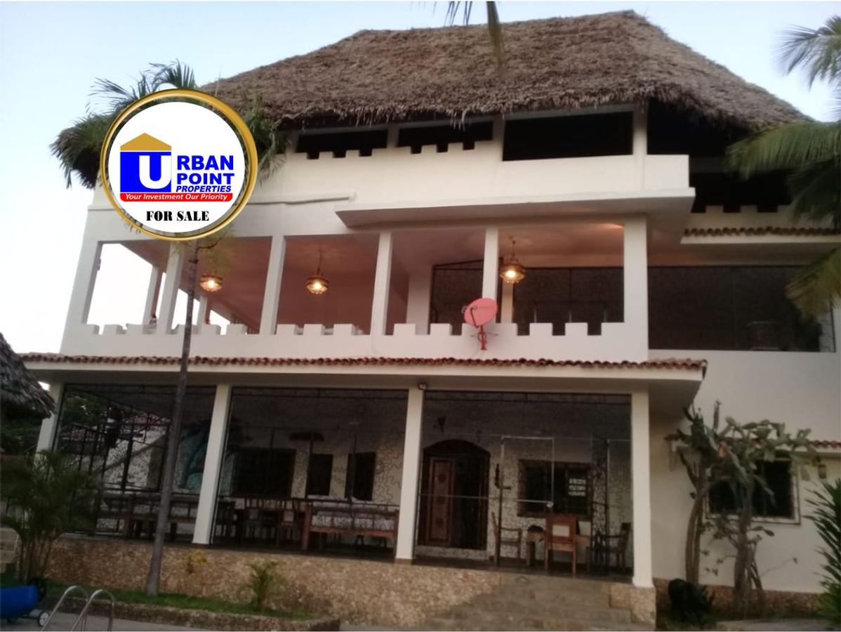 6 Bed House with En Suite in Watamu - 5