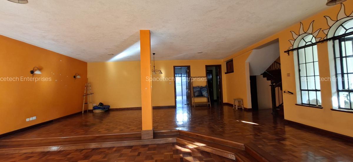 4 Bed Townhouse with En Suite in Westlands Area - 6