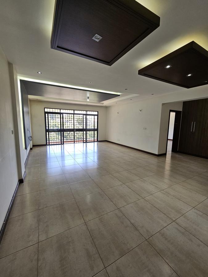 3 Bed Apartment with En Suite in Parklands - 11