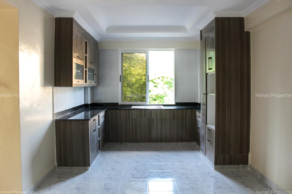 1 Bed Apartment with En Suite in Nyali Area - 1