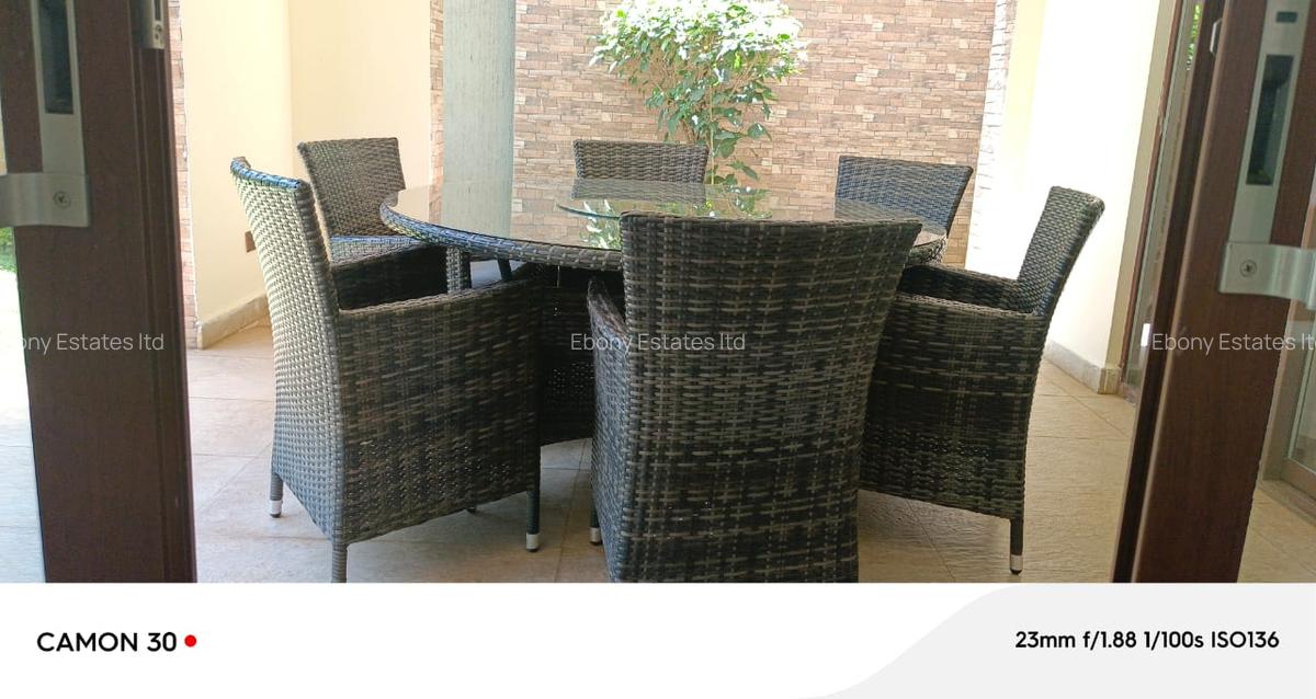 5 Bed Townhouse with En Suite in Lavington - 9