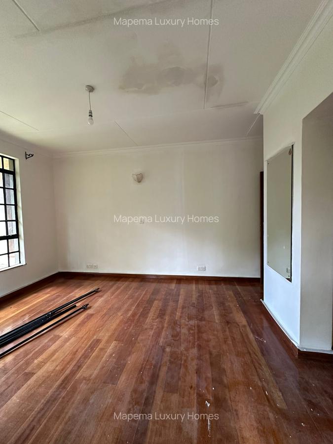 4 Bed House with Swimming Pool at Miotoni - 9