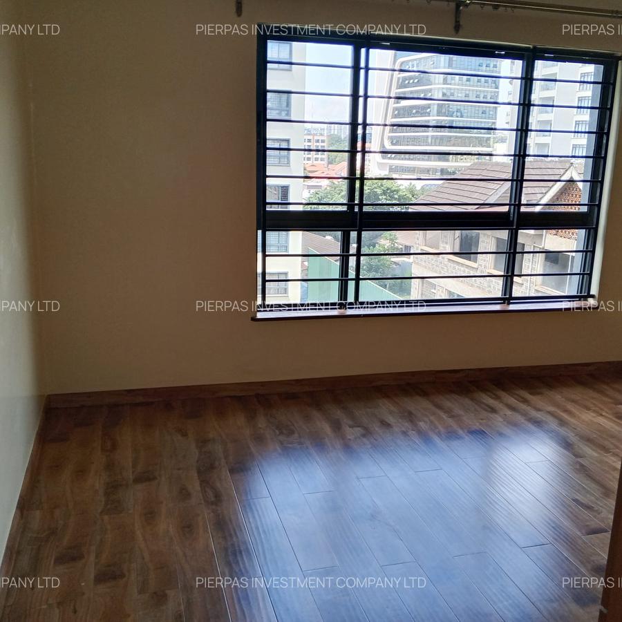 Serviced 3 Bed Apartment with En Suite in Westlands Area - 13