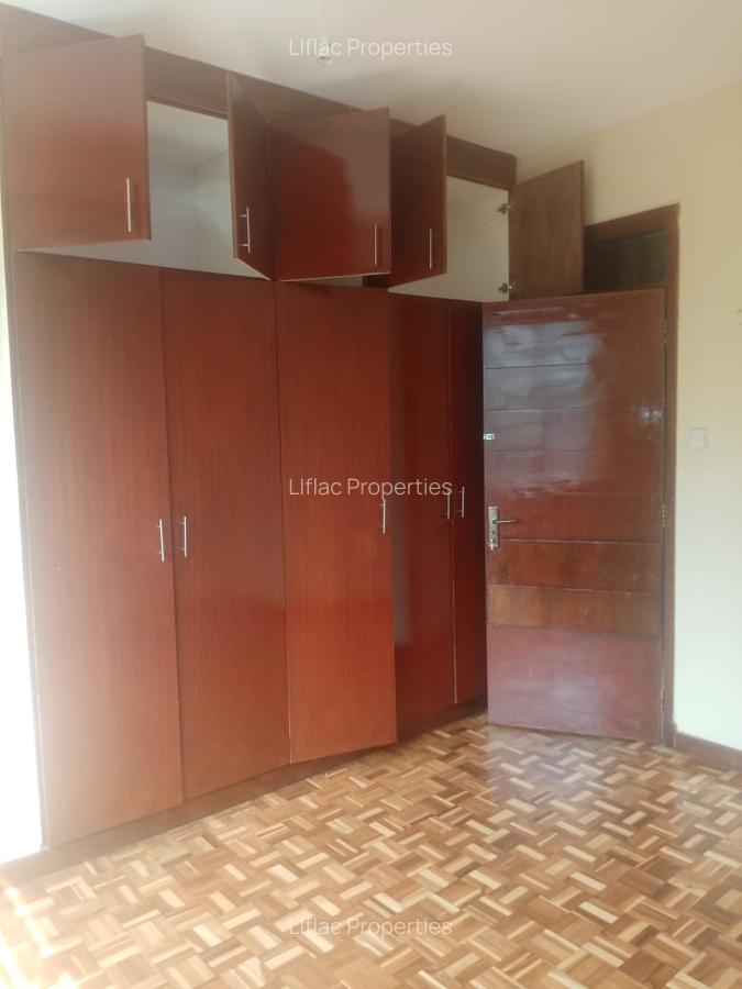 4 Bed Apartment with En Suite at Dennis Pritt - 17