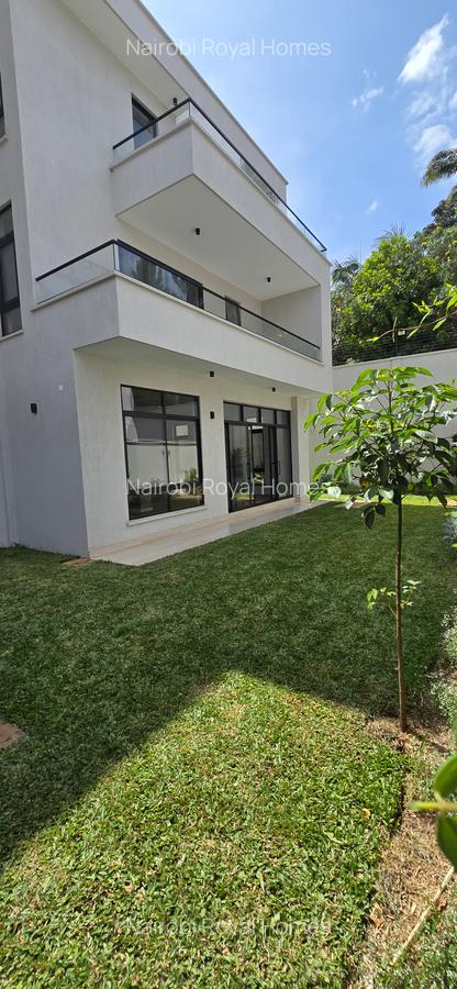 5 Bed Townhouse with En Suite at Lavington Green - 5