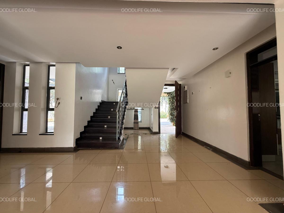 5 Bed Villa with En Suite at Lavington - 5