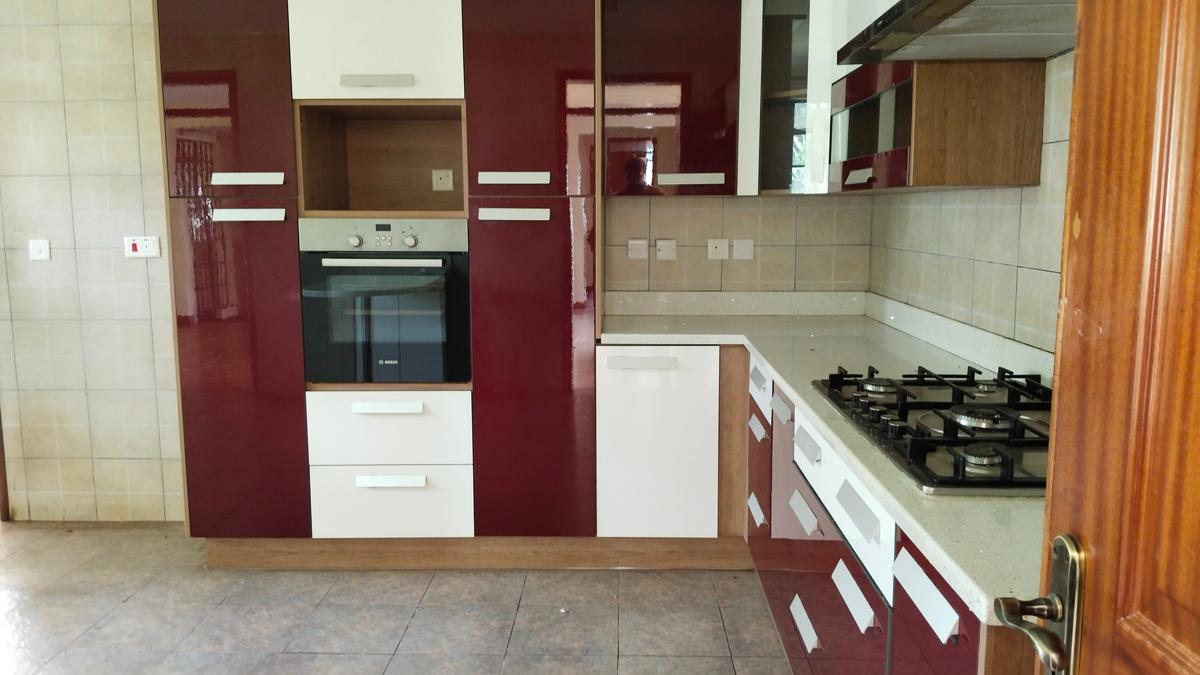 4 Bed Townhouse with En Suite in Karen - 12