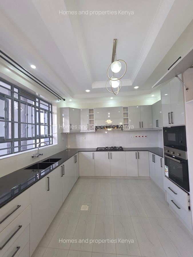 5 Bed Townhouse with En Suite at Mugutha - 4