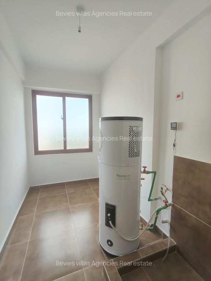 3 Bed Apartment with En Suite at Parklands - 5