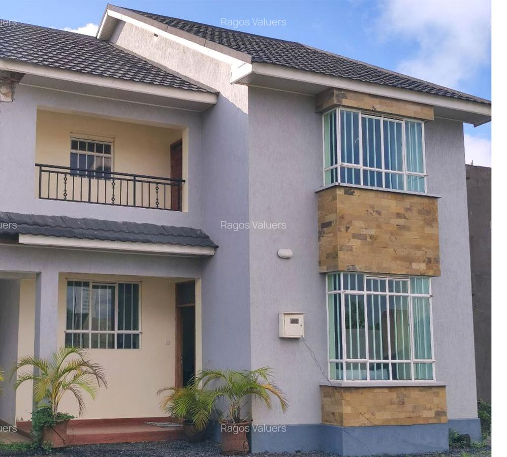 4 Bed Townhouse with En Suite at South C - 1