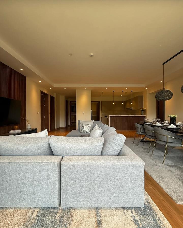 3 Bed Apartment with En Suite in Riverside - 2