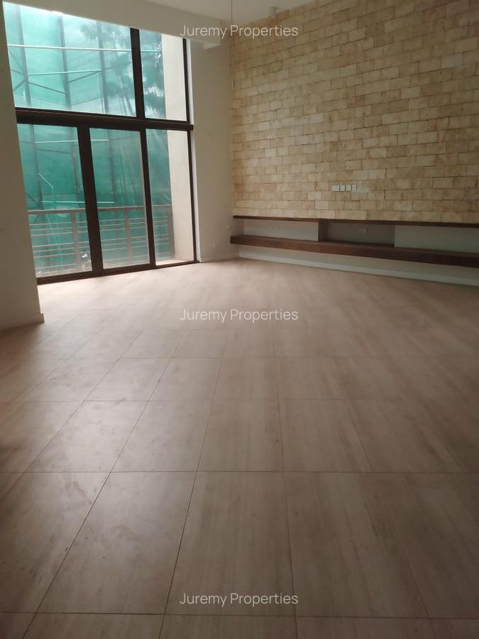 4 Bed Townhouse with En Suite at Lavington - 8