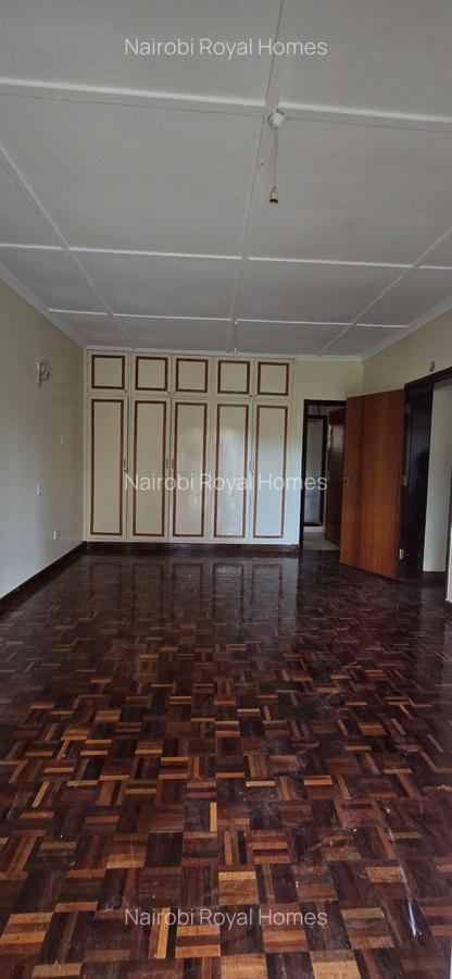 4 Bed House with En Suite at Nyari Close - 16