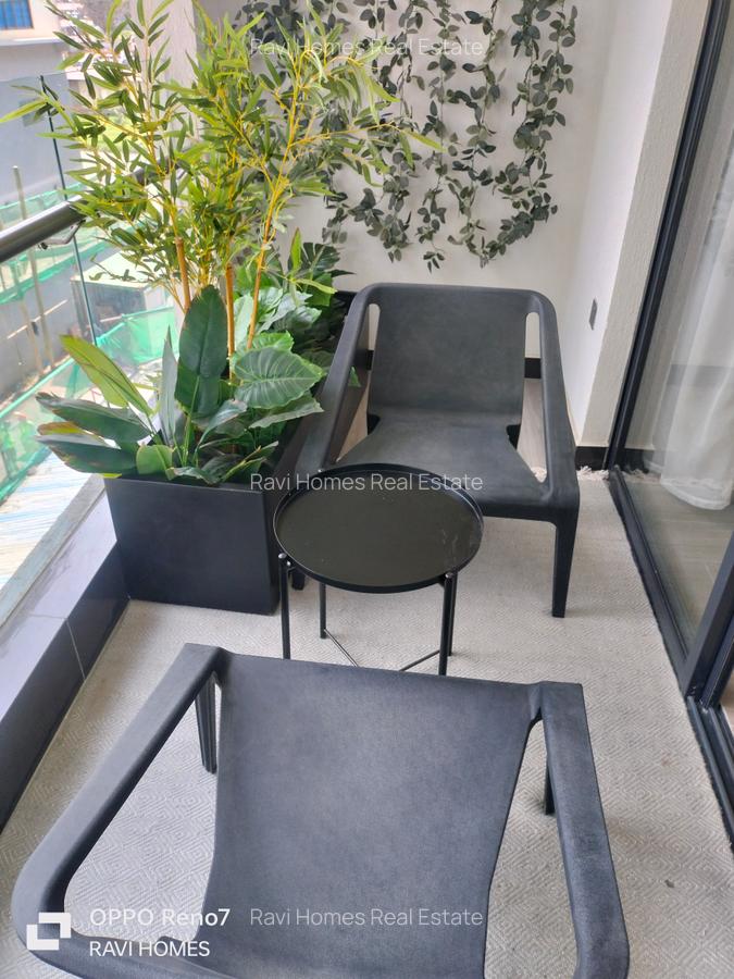 1 Bed Apartment with En Suite in Brookside - 12