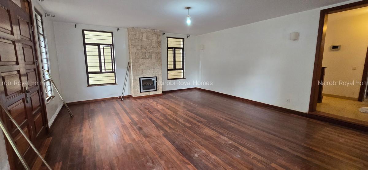 5 Bed Townhouse with En Suite at Lavington Green - 6