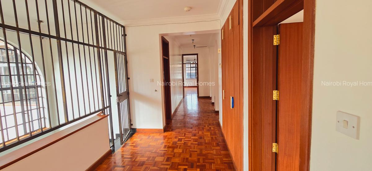 5 Bed Townhouse with En Suite at Lavington Green - 12