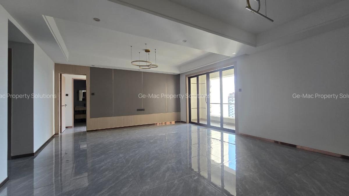 3 Bed Apartment with En Suite in Riverside - 4