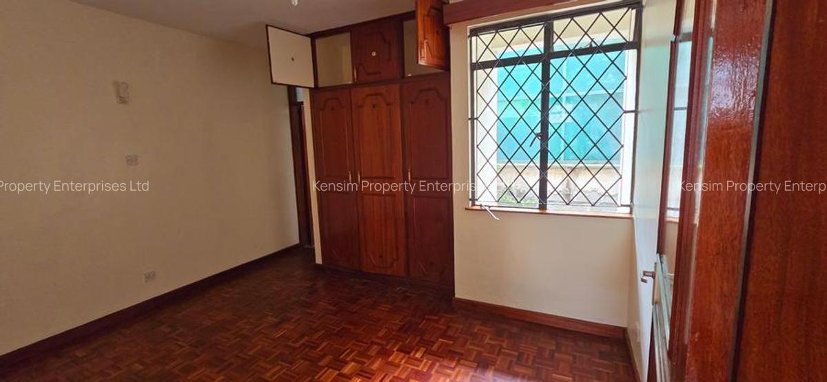 4 Bed Townhouse with En Suite in Lavington - 2