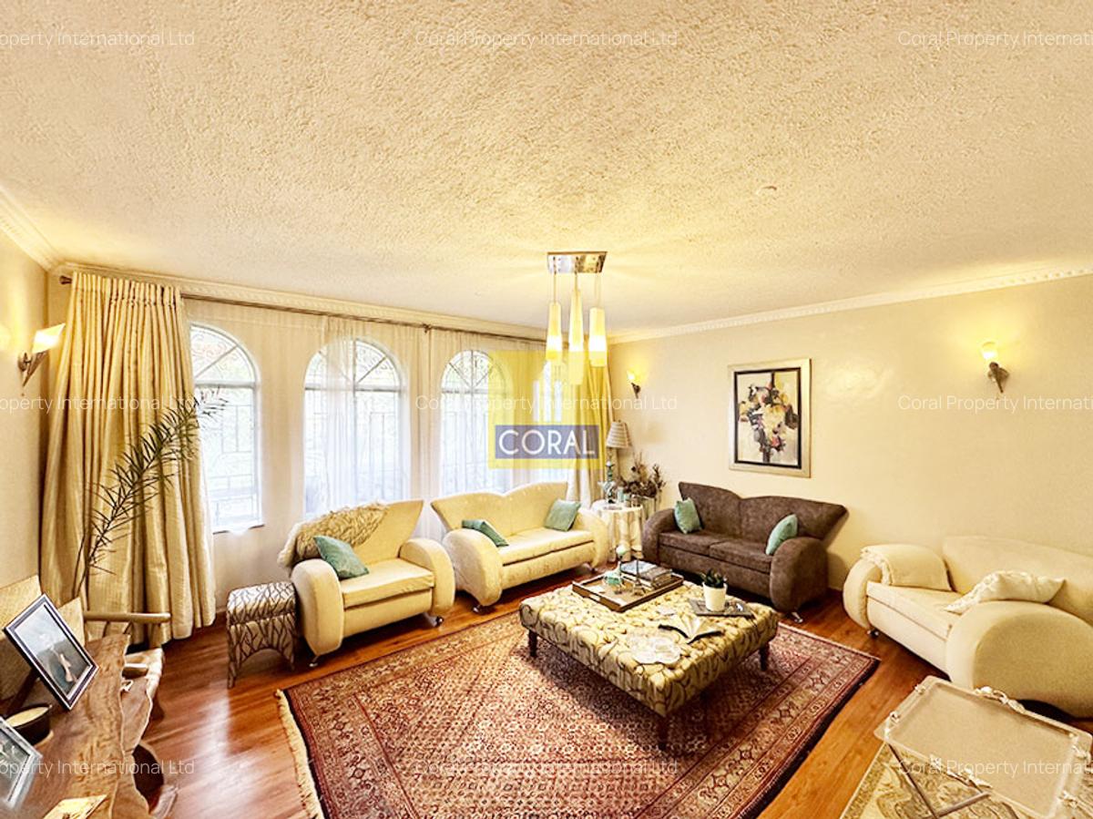 5 Bed Villa in Riverside - 3