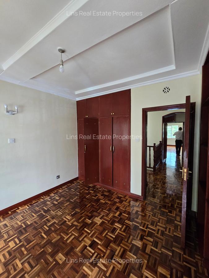 4 Bed Townhouse with En Suite in Lavington - 7