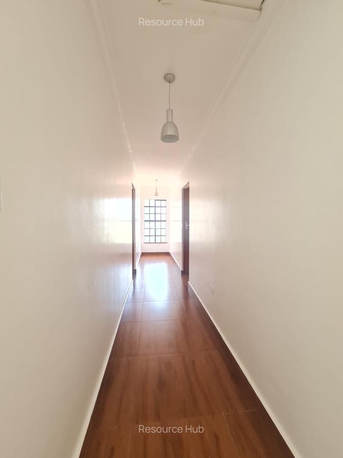 4 Bed House with En Suite at Bomas - 10