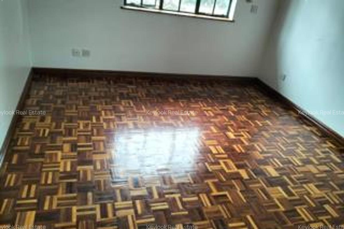 5 Bed Townhouse with En Suite at Lavington Green - 13