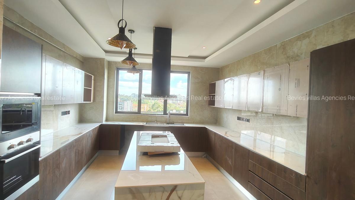 Serviced 4 Bed Apartment with En Suite at Riverside - 1