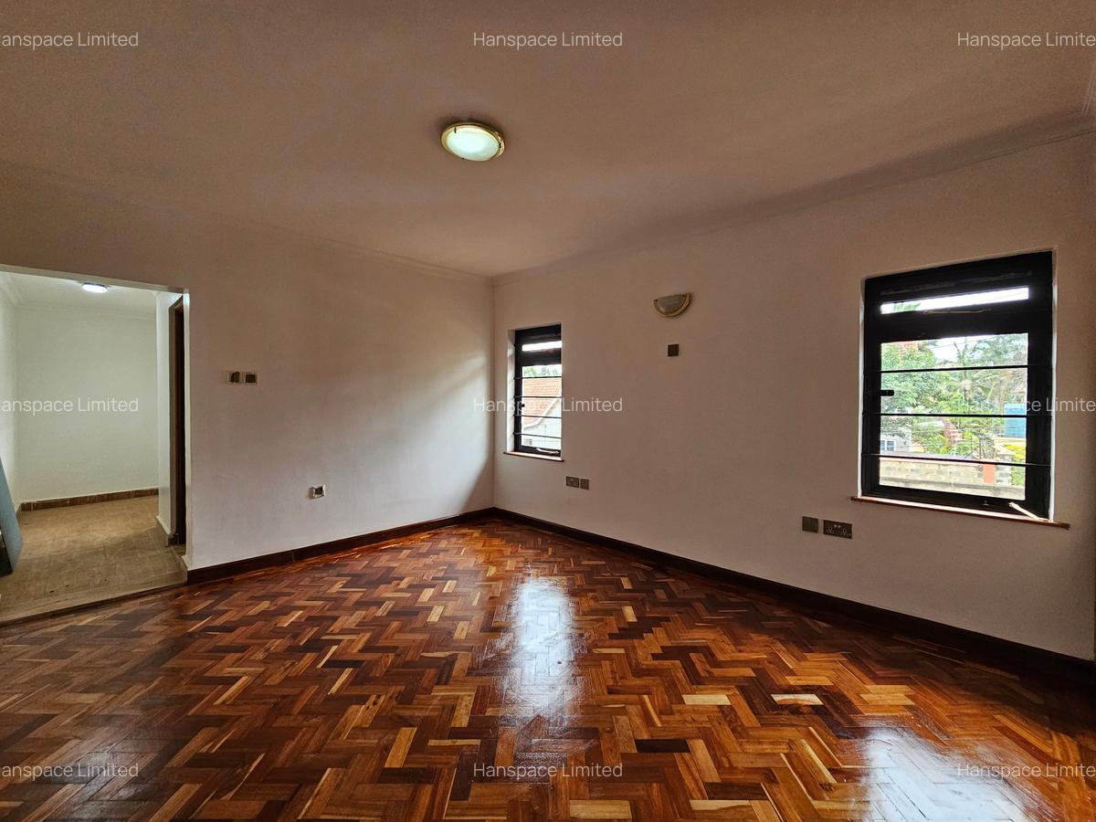 5 Bed Villa with En Suite in Runda - 20