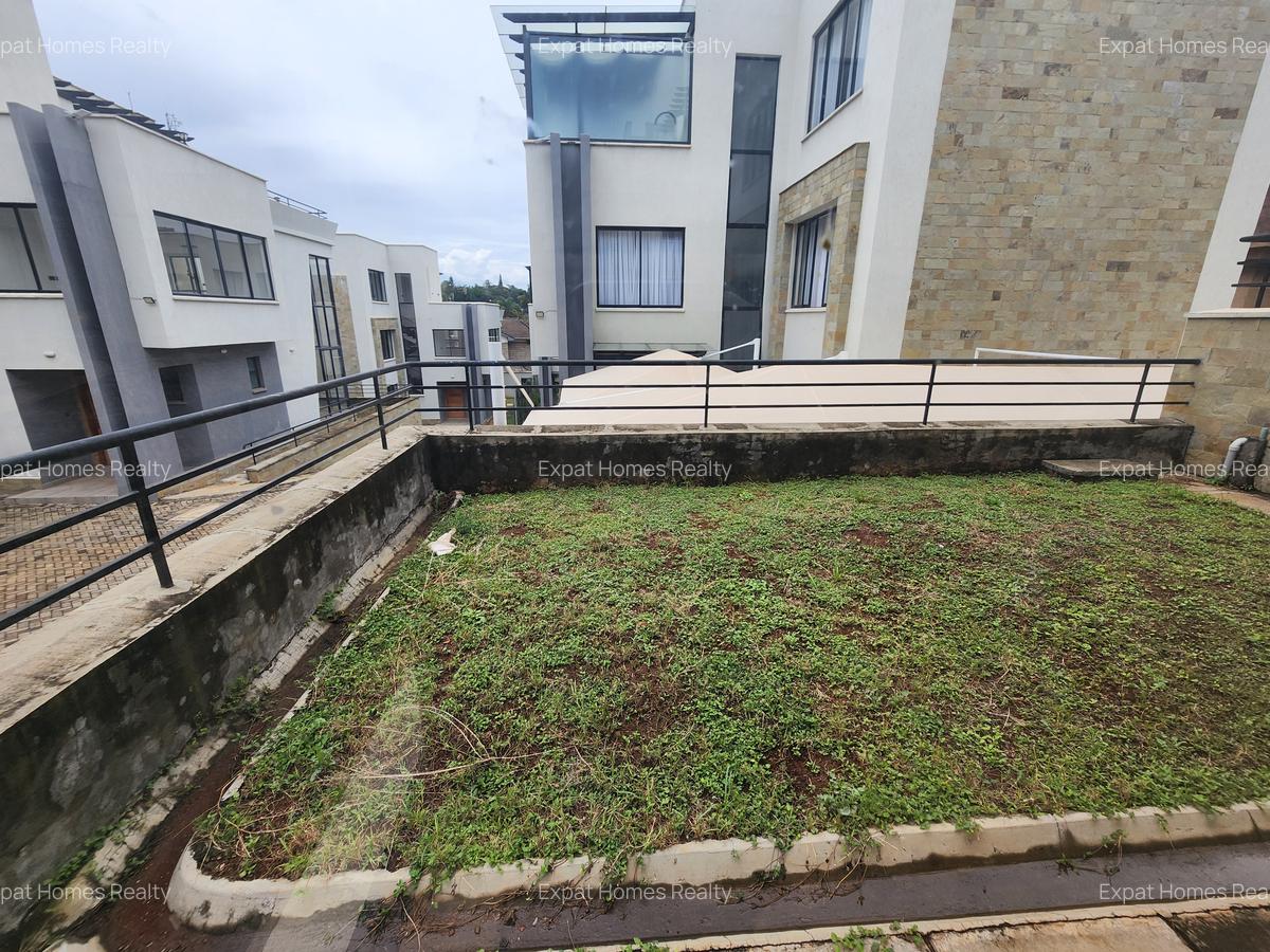 5 Bed Villa with En Suite in Lavington - 4