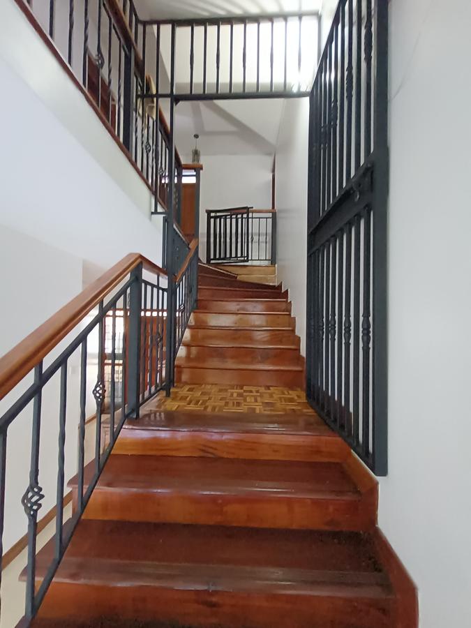 5 Bed Townhouse with En Suite in Spring Valley - 14