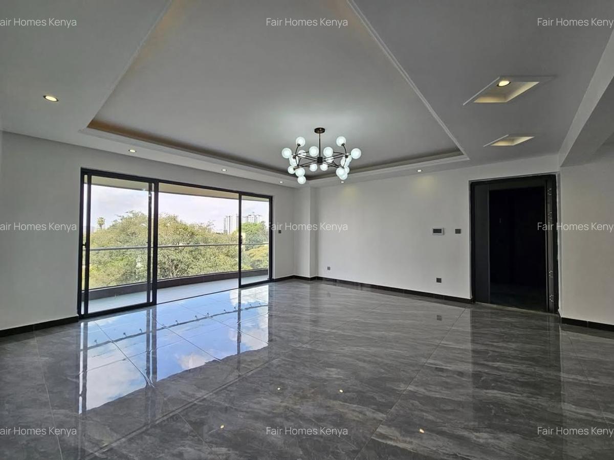 4 Bed Apartment with En Suite at Valley Arcade - 1