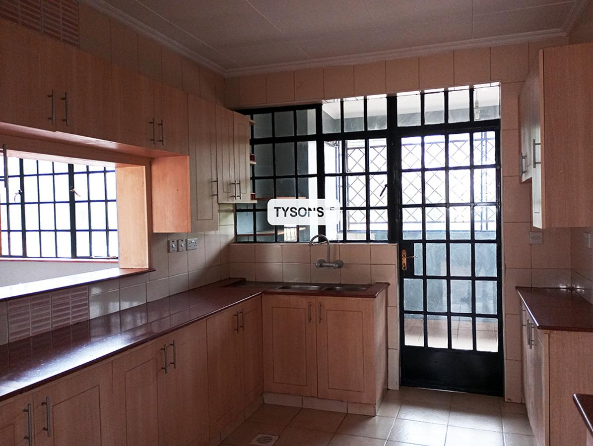 4 Bed Apartment with En Suite in Kilimani - 10