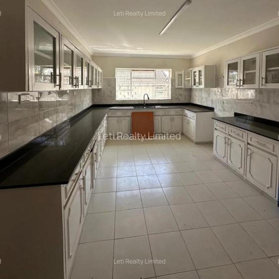 4 Bed Townhouse with En Suite in Kilimani - 5