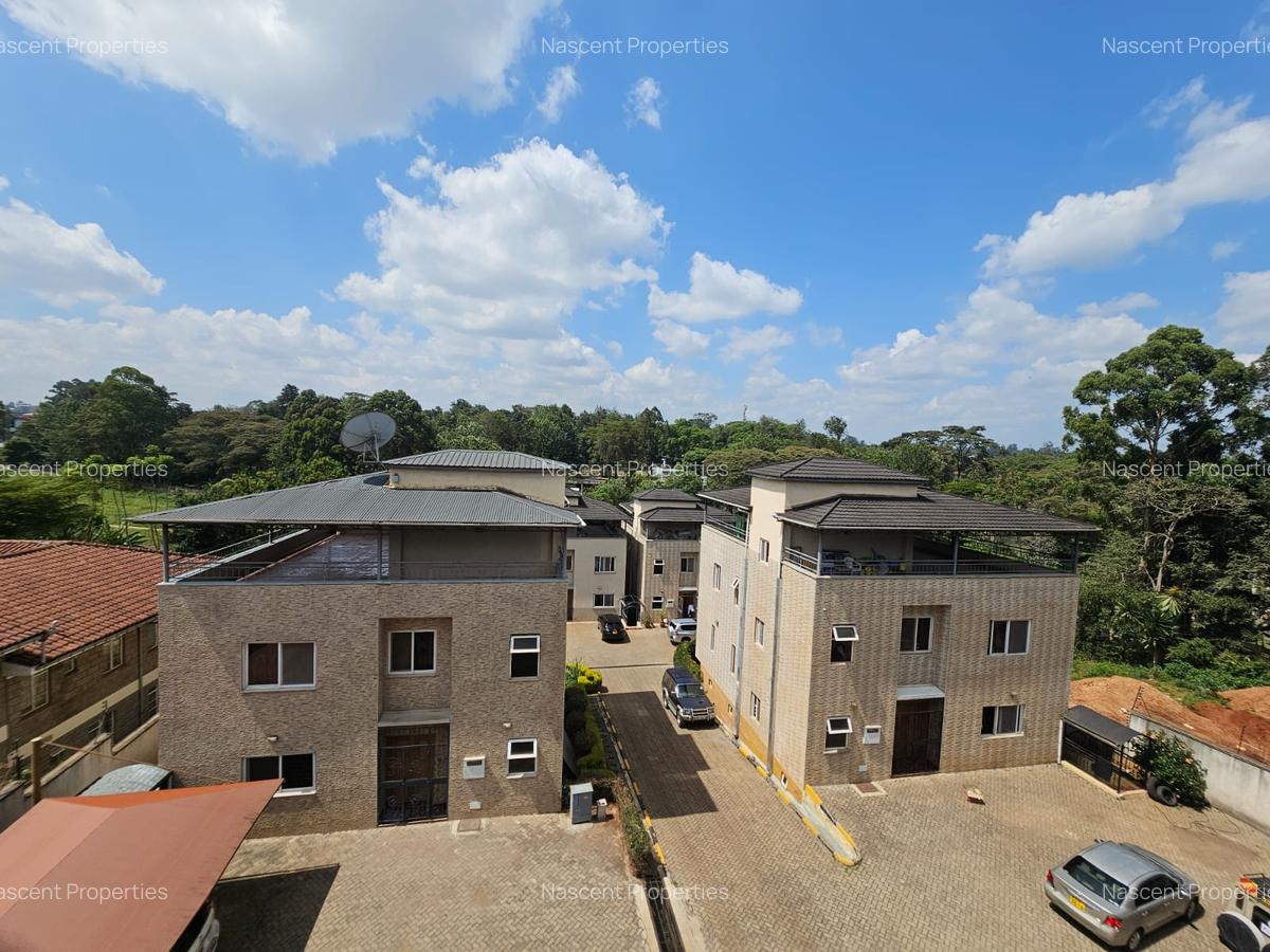 5 Bed Townhouse with En Suite in Lavington - 16