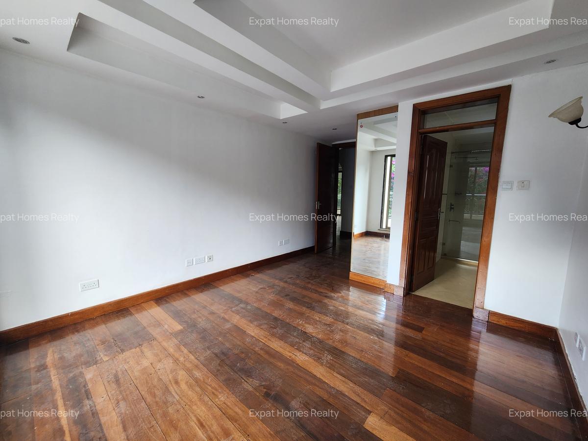 5 Bed Villa with En Suite in Lavington - 3