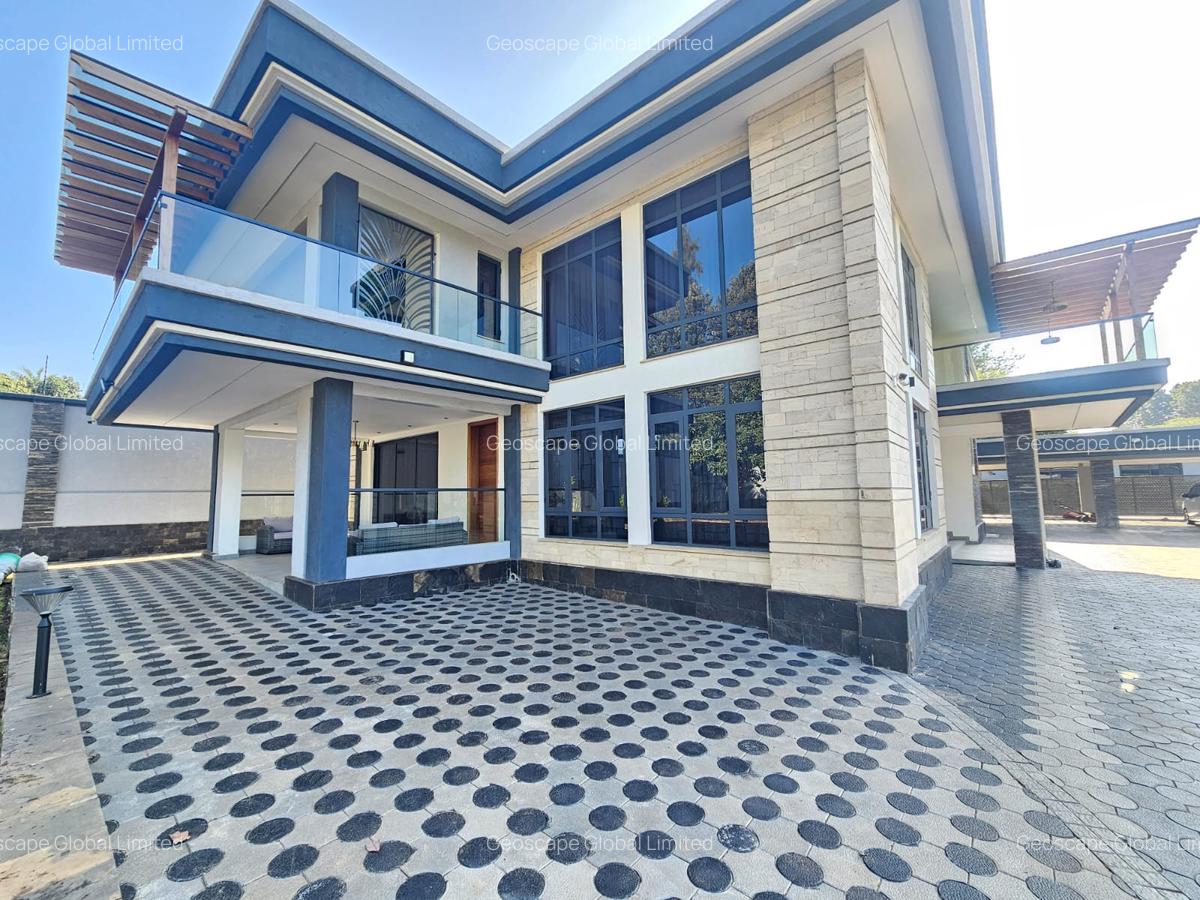 5 Bed House with En Suite in Runda - 3