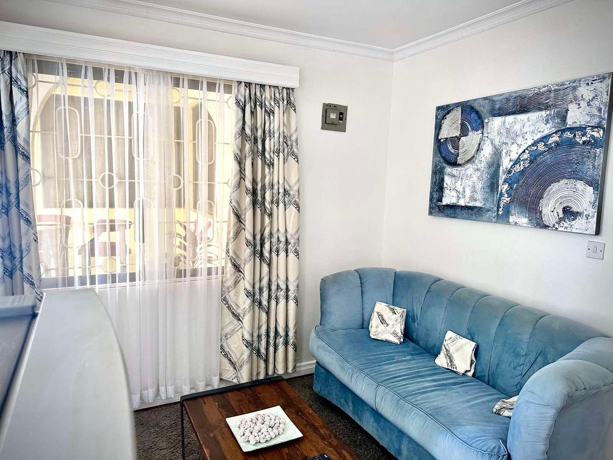 Serviced 1 Bed Apartment with En Suite at Baobab Street - 11