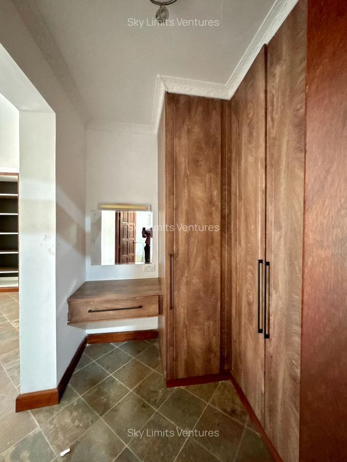 5 Bed Townhouse with Staff Quarters in Rosslyn - 15