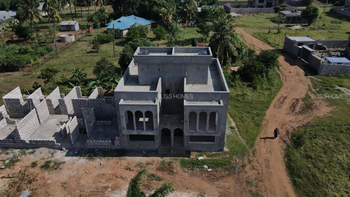 3 Bed Townhouse with En Suite at Mtwapa - 3